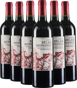 Sechs Weinflaschen mit rotem Etikett und kunstvoll gezeichnetem Engelsmotiv.