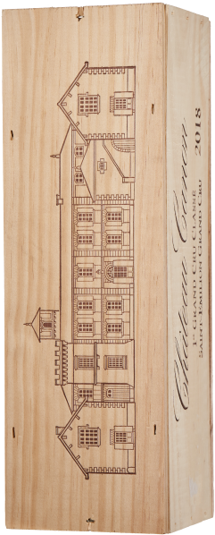 Holzkiste mit eingeprägtem Chateau-Motiv und Jahreszahl.