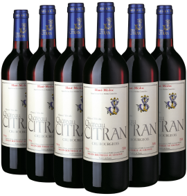 Sechs dunkle Weinflaschen, blau-goldenes Etikett, mit "Château Citran" Schriftzug.