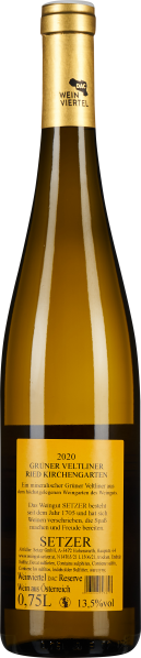 Schlanke Weinflasche mit goldener Kapsel und gelbem Etikett.