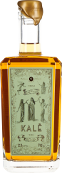 Eckige Flasche mit goldener Flüssigkeit und kunstvoll verziertes Etikett.
