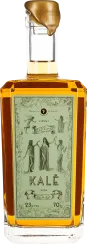 Eckige Flasche mit goldener Flüssigkeit und kunstvoll verziertes Etikett.
