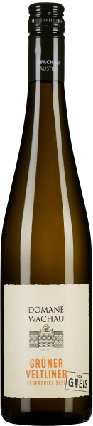 Braune Weinflasche mit weißem Etikett und grüner Schraubkappe.