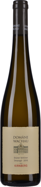 Grüne Weinflasche mit cremefarbenem Etikett und elegantem schwarzen Hals.