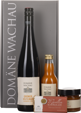 Weinset mit großer Flasche, kleinem Saft, Schokolade und Marmelade in grauer Geschenkbox.