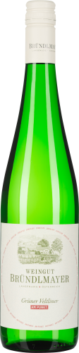 Grüne Weinflasche mit weißem Etikett und Schraubverschluss.