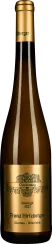 Eine schlanke Weinflasche mit einem goldenen Etikett, das filigrane Illustrationen und Text in dunkler Schrift zeigt. Der Hals der Flasche ist ebenfalls in Gold gehalten.