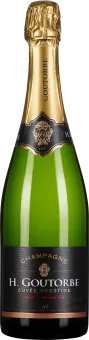 Flasche mit grünem Glaskörper und goldener Aluminiumkapsel, verziert mit einem schwarzen Etikett und goldenen Akzenten.