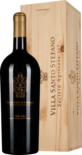 Eine elegante, dunkle Weinflasche mit goldenem Deckel und filigranem Etikett, neben einer hellen Holzbox mit eingeritztem Schriftzug.