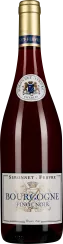 Eine elegante Flasche Rotwein mit klarer, rotbrauner Füllung. Goldene Kapsel, blauer Hals mit goldenen Akzenten. Klassisches Etikett mit Wappenmotiv.