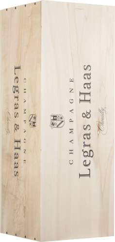 Holzkiste für Weinflaschen, elegant mit schwarzem Schriftzug auf hellem Holz.
