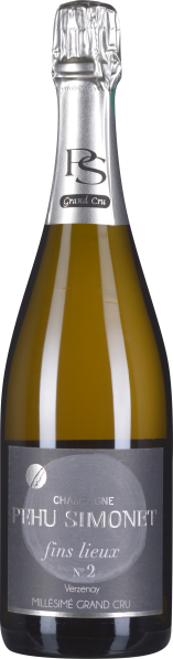 Champagnerflasche mit silberner Kapsel und elegantem Etikett.