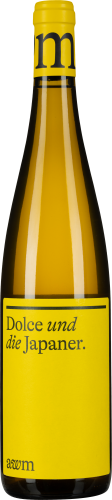 Gelbe Weinflasche mit modernem Etikettendesign und schwarzer Schrift.