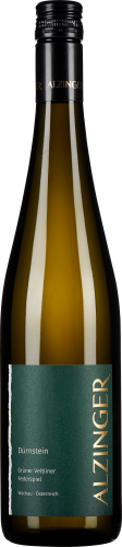 Weinflasche mit grünem Etikett und goldenem Schriftzug; schlanke Form, dunkler Schraubverschluss.
