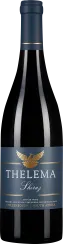 Dunkle Weinflasche mit blau-goldenem Etikett und einem goldenen Adler-Motiv. Der Flaschenhals ist ebenfalls dunkelblau mit einem goldenen Ring.