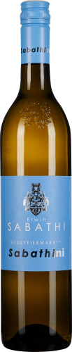 Weinflasche mit hellblauem Etikett und Schraubverschluss, goldene Flüssigkeit sichtbar durch durchsichtiges Glas.