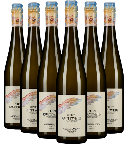 Sechs Weinflaschen mit kunstvollen Etiketten und hellblauen Kappen in elegantem Design.