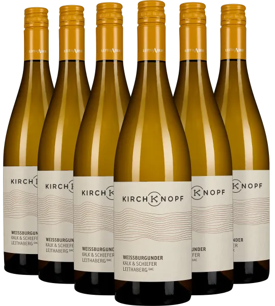 Sechs Weißweinflaschen mit gelben Schraubverschlüssen und elegantem Etikett in Cremefarben.